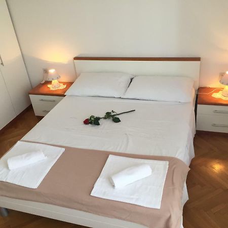 Apartment Trstenik สปลิท ภายนอก รูปภาพ