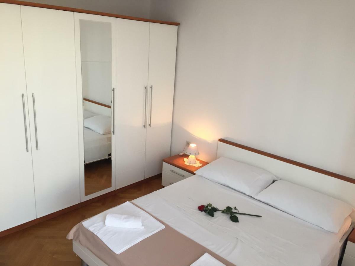Apartment Trstenik สปลิท ภายนอก รูปภาพ
