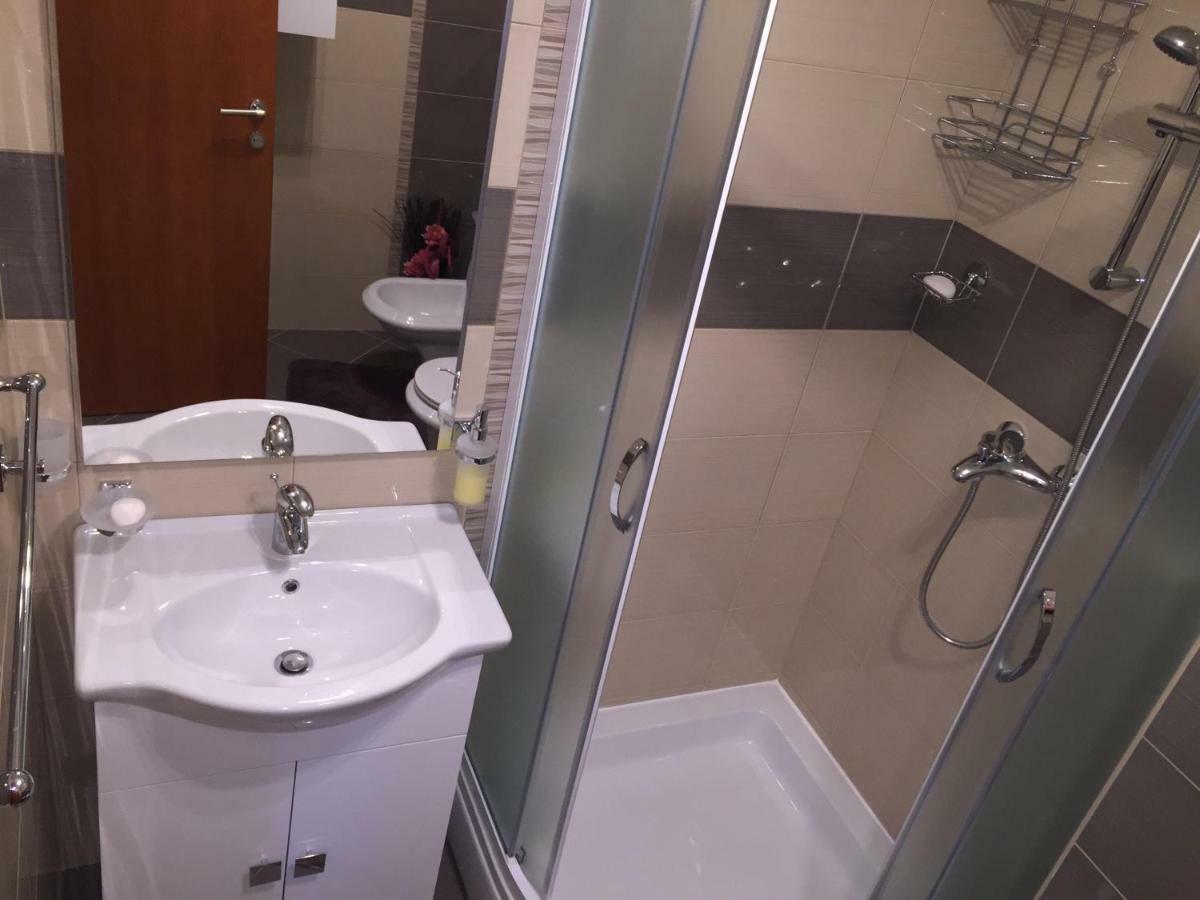 Apartment Trstenik สปลิท ภายนอก รูปภาพ