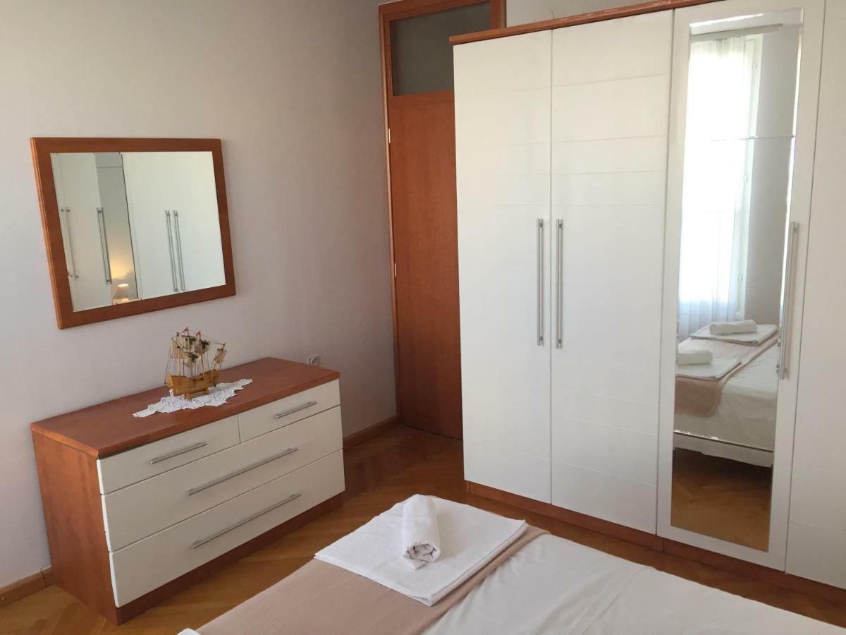Apartment Trstenik สปลิท ภายนอก รูปภาพ
